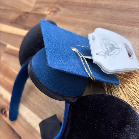 Disney Blue and Black Headband with Gold Embroidery class of 2024– brand new! - Picture 3 of 4